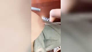 Xỏ xuyên ti vú cho em gái vú to múp ưa bạo dâm