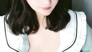 Gái xinh chubby vú to lồn múp khoe hàng trên live 2