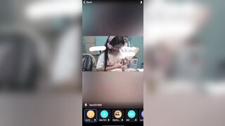 Nhỏ lớp trưởng bảo live dạy học mà sao thầy hiệu trưởng cũng thấy vô xem