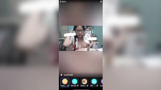 Nhỏ lớp trưởng bảo live dạy học mà sao thầy hiệu trưởng cũng thấy vô xem