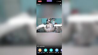 Nhỏ lớp trưởng bảo live dạy học mà sao thầy hiệu trưởng cũng thấy vô xem 4