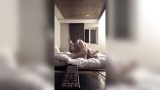 Địt em gái mình dây với nhiều tư thế rồi xuất tinh vào miệng em sướng vl ra