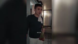 GÁI XINH BÁN GÀ, BÁN DÂM LUÂN CẢ CHO KHÁCH
