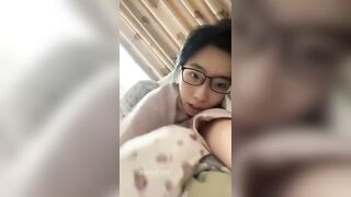 GÁI DÂM MỚI LỚN , VỚI NHỮNG BIỂU CẢM , BIẾN THÁI