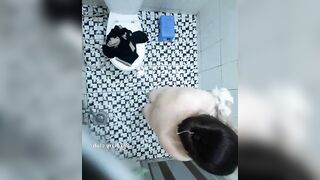 Quay lén mẹ vợ da trắng