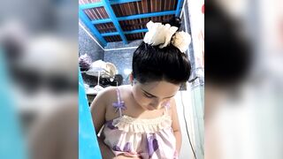 Chị mb xinh không mặc quần khoe mông to ra trắng trên live