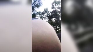 Gạ địt chị hàng xóm mông to trên sân thượng