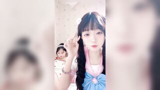 Phòng live của 2 em teen mới lớn cực xinh siêu dâm tập tành livetream show hàng ngon2