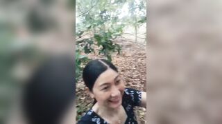Sơ hở là bị dì kéo ra vườn sau bú.cu