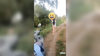 Dẫn ghệ dâm bím múp ra đường cởi quần lót show bím múp public p2