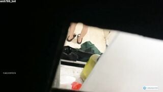 Quay lén em hs mới lớn nhà bên đi tắm hàng siêu non p2