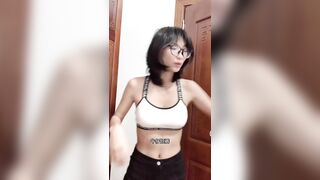 Khỏa thân review quần lót xịn cùng em sinh viên kính cận mình dây TQ dáng cực ngon p3