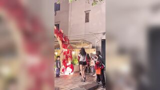 Idol kìa các bạn 😜😜 Kể ra nhảy đẹp hee