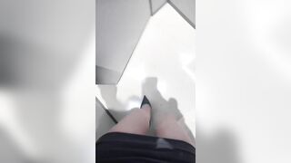 Ún nước của em rỉ ra hong ạ :3