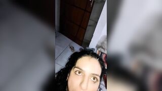 Gái dâm thích bị bạo nhưng thấy cu la nứng mút lút cán dâm đãng