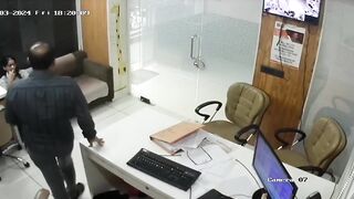 Giám đóc địt thư kí trong phong riêng bị cam quay lại 2