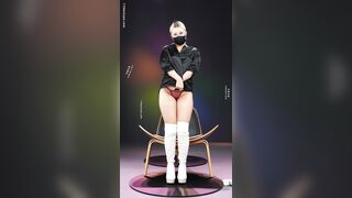Nghề mới livetream ăn mặc gợi cảm nhảy khiêu dâm nữa hở nữa che cùng e teen vú bự p1