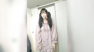 em học sinh loli thủ dâm trong nhà vệ sinh TTTM
