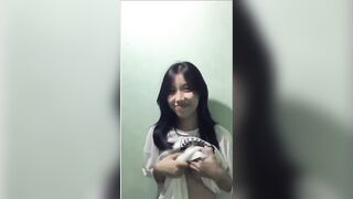 Clip em Minh Hà 209 Cao Bá Quát Cởi đồ Khoe Vú Lồn rậm lông chát sex gửi trai
