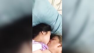 Độc lạ, Nuôi 2 em SGBB Bắt Bú vú nhau, Móc lồn nhau Bú Lồn nhau