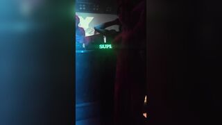 gái teen khỏa thân thác loạn trong quán bar #2