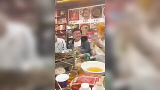 SAY RIỆU , KHOE VÚ