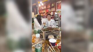 SAY RIỆU , KHOE VÚ