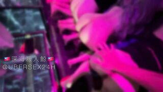 Quán karaoke bên tay vịn bên Trung Quốc chọn đào như đi chợ mua rau