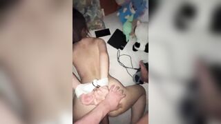 bé hư dám nhắn tin với zai bị trói tay rồi dập liên tục