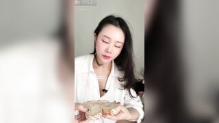 em gái lấy tinh trùng người yêu chấm bánh mì