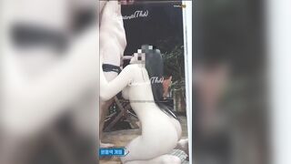 Địt e ghệ dâm dáng ngon thích public trc ban công,đg địt có ng đi qua làm chạy k kịp