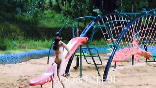 Dâm nữ dáng ngon ra công viên trẻ con chỉ để show hàng