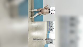 Rau non dâm đãng cởi đồ show hàng public trg trường tí thì bị các bạn bắt gặp