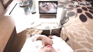 E sếp dáng ngon bị cấp dưới khốn nạn cặc bự trói chặt mang vào phòng cưỡng dâm