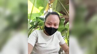 Mbbg ra vườn chuối thủ dâm khoe hàng 2