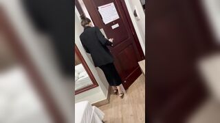 Món quà bí mật mà em sinh viên chân dài tặng anh 2