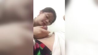 Chị gái đè em trai ra bú cặc 2