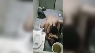 Đi Hát Uống Say Bị Dắt Vào Wc Hiếp Mất Đời Gái