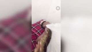 Em Trai Thủ Dâm Bị Chị Nhìn Thấy Đòi Sục Giúp