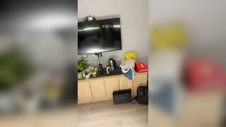 ĐÚT NGẬP MỒM, CON E HỌ