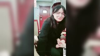 cô giáo viên dâm đãng đang dạy bài cứ sờ cu học sinh