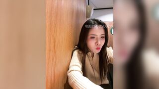Dâm nữ xinh đẹp có sở thích show hàng public ngồi trg quán rên rỉ xoa vú kích thích 5