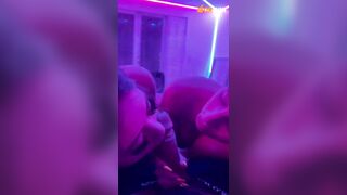 2 em tây dâm cùng nhau bú lưỡi bú cặc anh cực dâm
