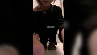 Ở nhà có bé em họ mình dây dâm xinh kính cận ngây thơ,ngày nào cũng sướng cặc p1