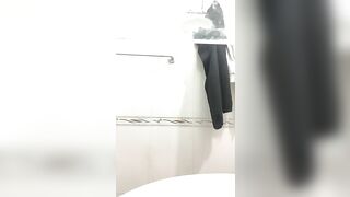 E TẮM TÍ CHO MÁT, CHỨ NÓNG LẮM