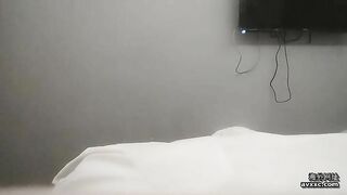 nhân viên massage thèm tiền bán dâm cho khách
