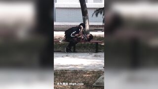 học sinh bây giờ mạnh dạn thật,địt nhau giữa sân trường public