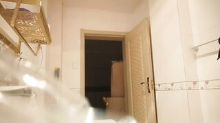 H Nghỉ trưa, 2 bạn Đồng nghiệp vào WC Thủ dâm Lút Cán Djt nhau Vú To LỒN MÚP NGON vcl