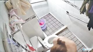 Tiếp tục seri quay lén chị dâu,rửa lồn xg chị kéo rèm vào tắm chẳng xem đc gì p4