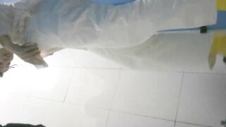 quay lén cảnh những phụ nữ xinh đẹp đi tiểu